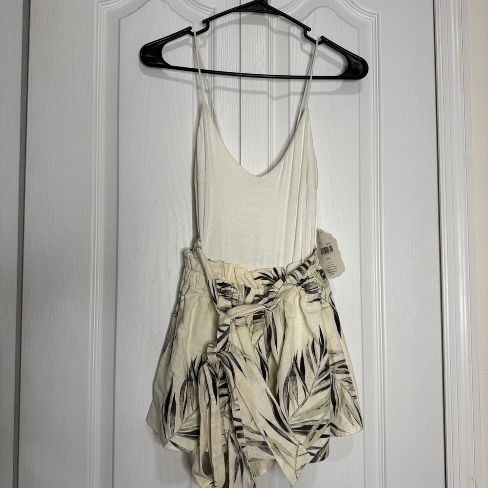 Cream and Black Leaf Print Romper (A14) - Picture 2 of 7